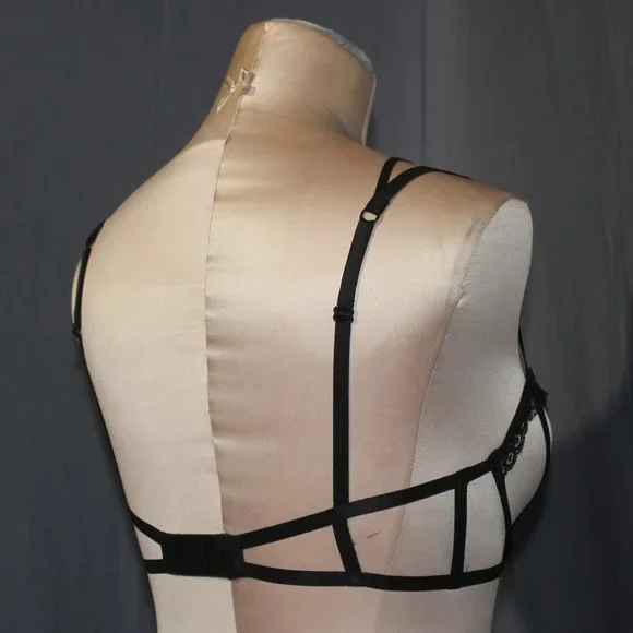 Victoria's Secret Very Sexy Caged Bra - Picture 3 of 13